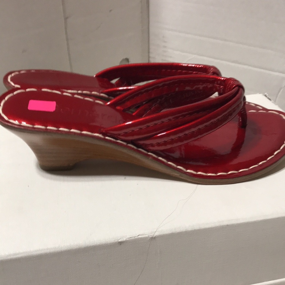 Bernardo Miami patent leather wedge sandals. Nwot - Picture 3 of 7
